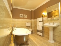 Practical Bath Décor: Replacing the Things that can’t be Replaced Easily