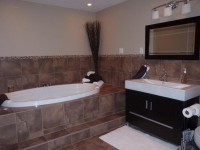 Practical Bath Décor: Commonly Overlooked Items