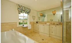 5 French Provincial Style Bathroom Ideas